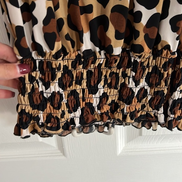 Cheetah print off shoulder dress shirt - Picture 3 of 4